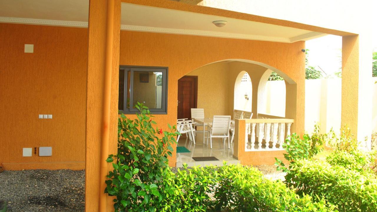 Villa Beach Avepozo Ломе Экстерьер фото